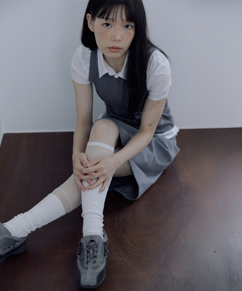 Layered shirring sneakers GRAY
