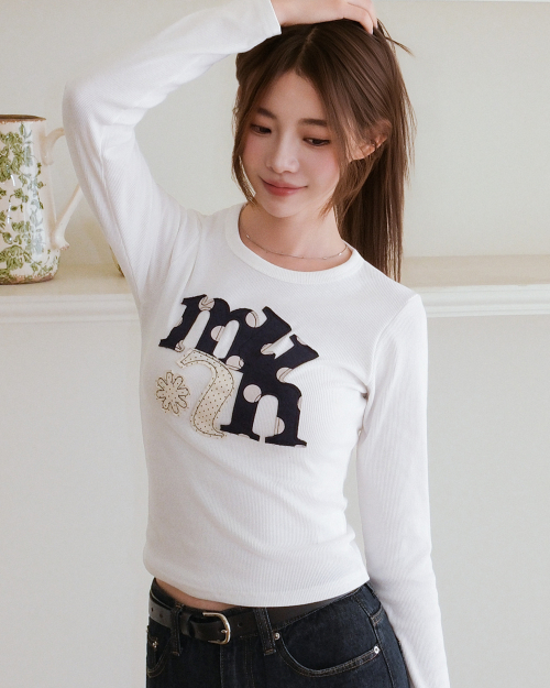 DOT A FLOWER PATCH LONG SLEEVE [WHITE]