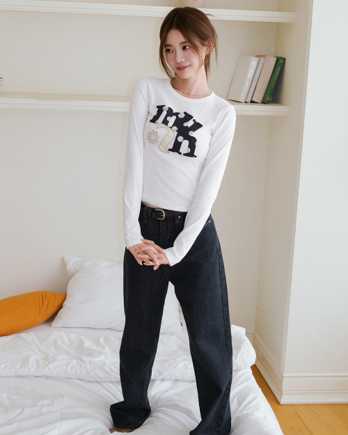 DOT A FLOWER PATCH LONG SLEEVE [WHITE]