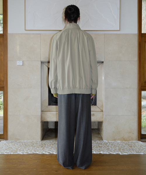 HIGH NECK SHIRRING BLOUSON - SAGE