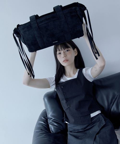 String square shoulder bag BLACK