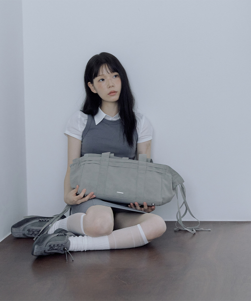 String square shoulder bag GRAY