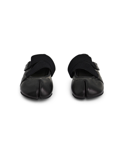 TABI POINT FLAT SHOES IN BLACK