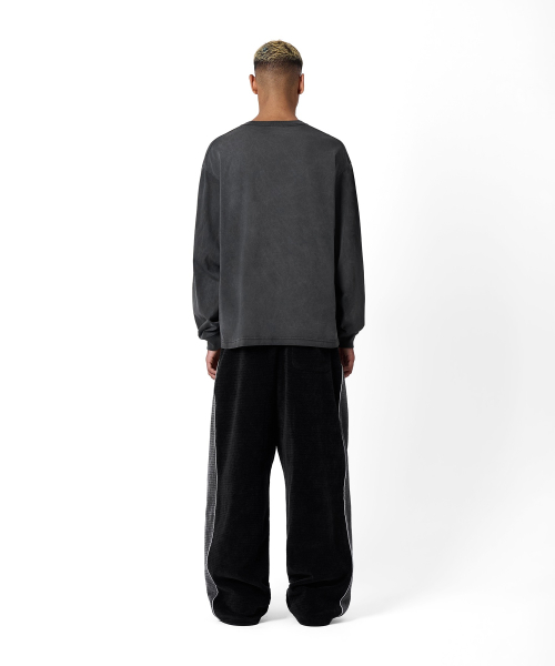아치 로고 루즈핏 아플리케 롱슬리브 티셔츠 Charcoal