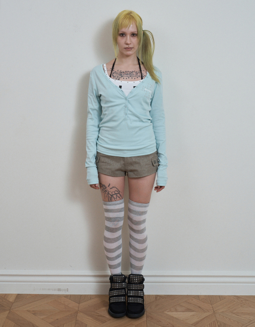 DEEP V-NECK BUTTON TOP / MINT
