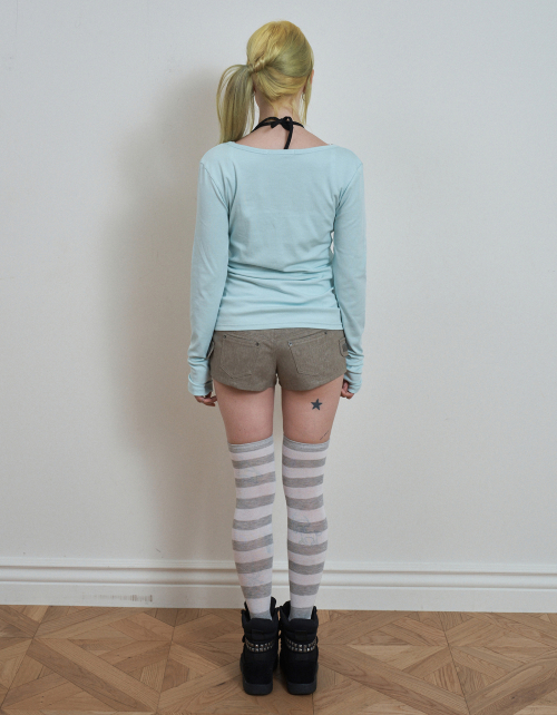 DEEP V-NECK BUTTON TOP / MINT