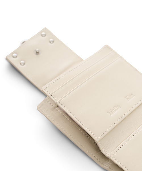 MATIN ARCH RING FLAP WALLET IN LIGHT BEIGE