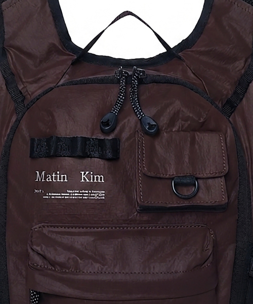 MULTI-POCKET LITE MINI BACKPACK IN DARK BROWN