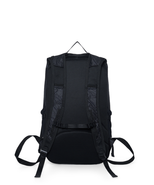 MULTI-POCKET LITE BACKPACK IN BLACK