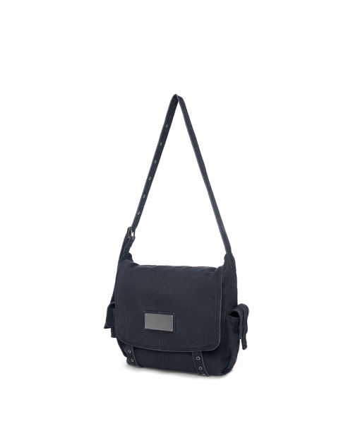 VINTAGE WASHED COTTON MESSENGER BAG IN NAVY