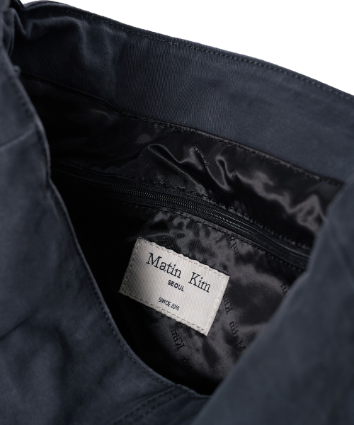VINTAGE WASHED COTTON MESSENGER BAG IN NAVY