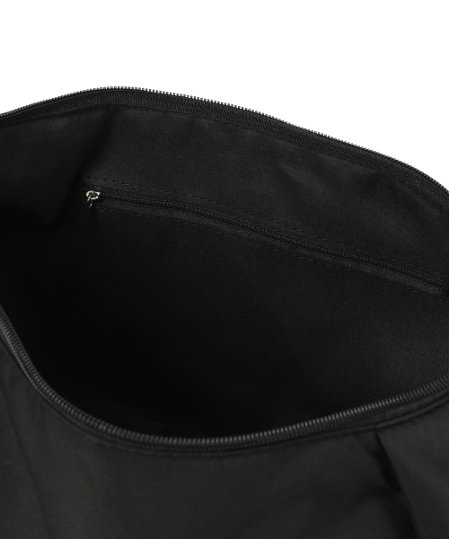 NUO CURVE CUT HOBO BAG UNISEX