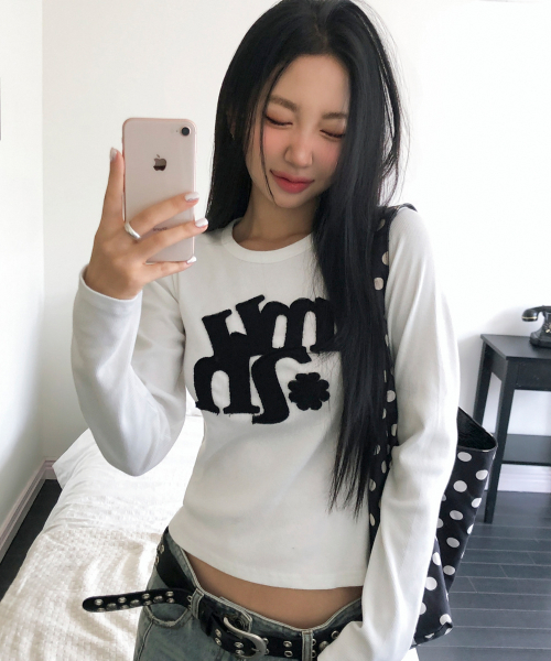 VINTAGE APPLIQUE LOGO LONG SLEEVE [WHITE]