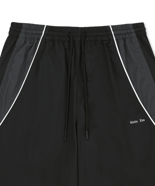 TONAL CONTRAST TRACK PANTS IN BLACK
