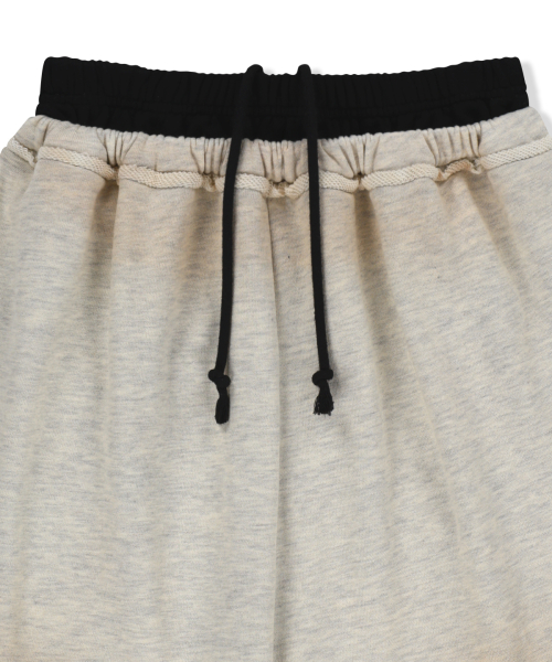 VINTAGE WASHED COLOR CONTRAST BERMUDA SWEATPANTS IN LIGHT BEIGE