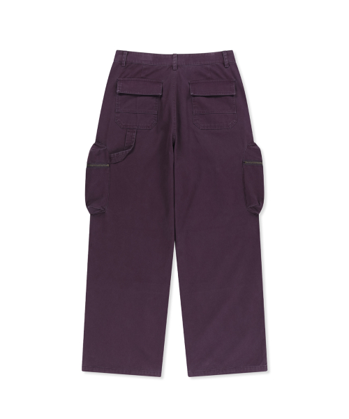 VOLUME TUCK CARGO PANTS IN PURPLE