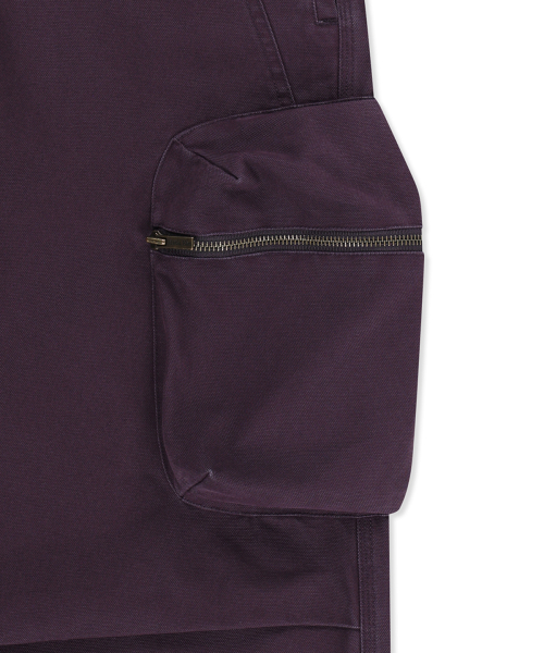VOLUME TUCK CARGO PANTS IN PURPLE