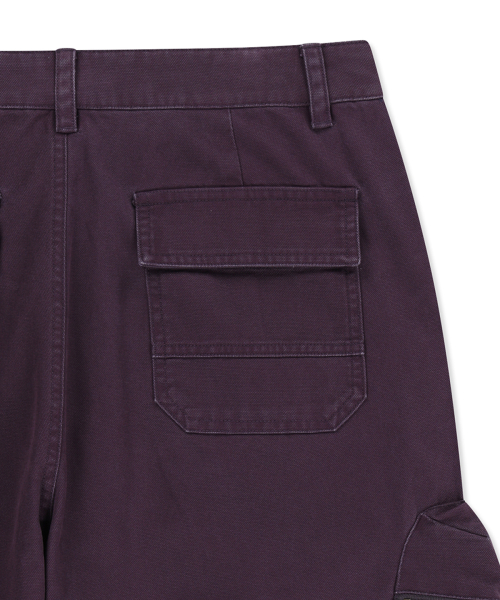 VOLUME TUCK CARGO PANTS IN PURPLE