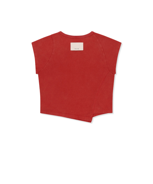 CURVED CUT SLIM TOP IN RED