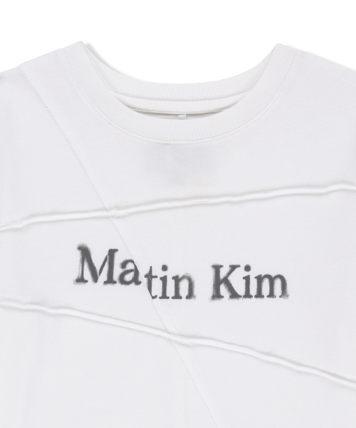 DIAGONAL CUT LOGO CROP TOP IN WHITE