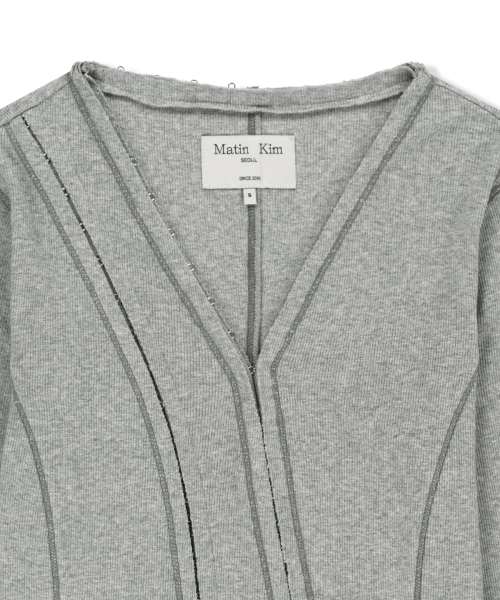 MULTI STYLING HOOK DETAIL SLIM TOP IN GREY