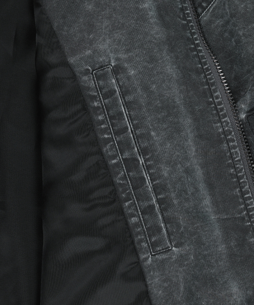 PIGMENT COATED BACK LOGO JUMPER IN CHARCOAL
