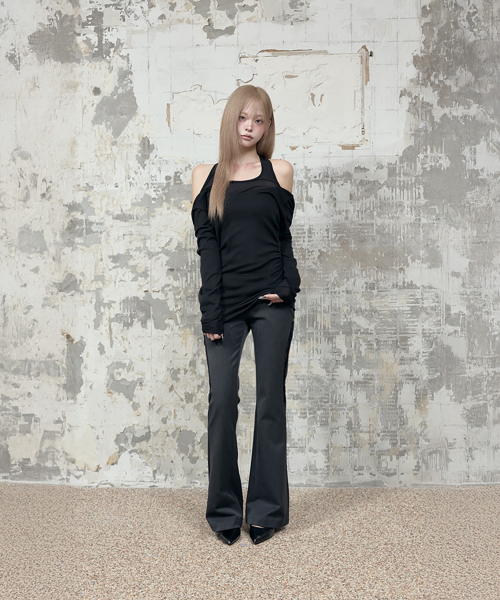 Halter-Neck Hooded Slim-Fit Long Sleeve Top (Black)