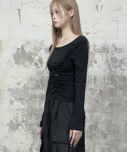 Drape Wing Shirring Long Sleeve (Black)