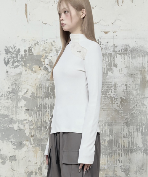 Lace Layer High Neck Slim Long Sleeve (White)