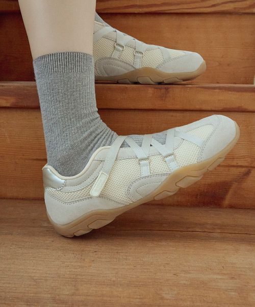 ZANE X-STRAP SNEAKERS - CREAM