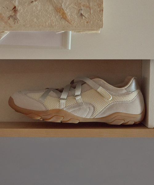 ZANE X-STRAP SNEAKERS - CREAM