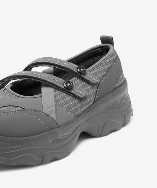 OTZ X An Eun-Bin Lomita S2 Platform Banding Gray OZSQGA353G