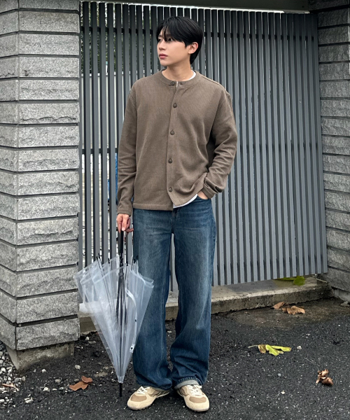 Bone-structured Sakariba khaki round-neck cardigan