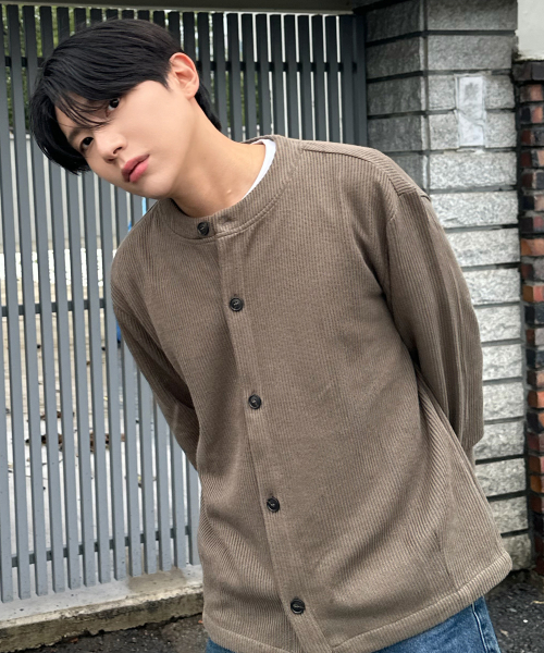 Bone-structured Sakariba khaki round-neck cardigan