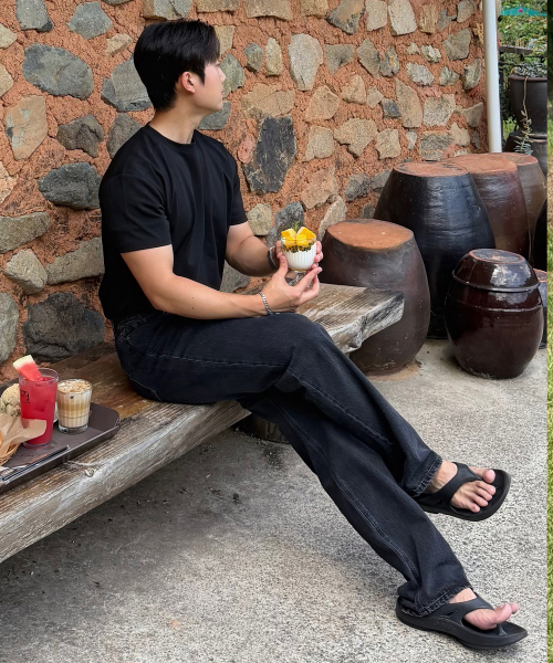 100 Cotton Wide Straight Black Raw-Neck Denim Pants