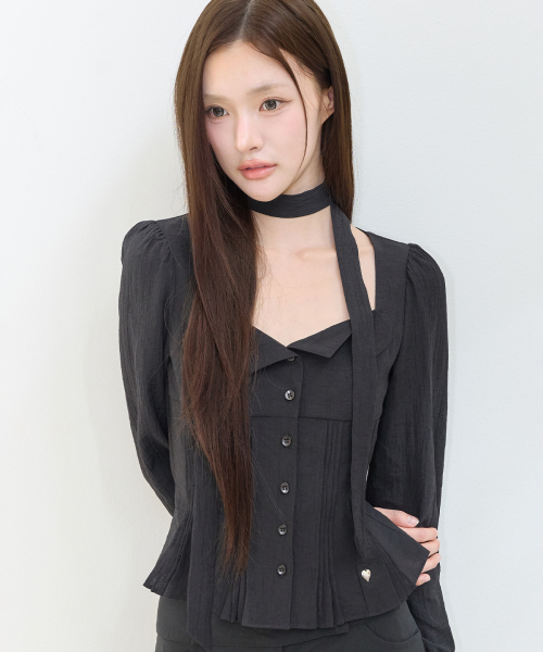 PINTUCK FLARE BLOUSE BLACK