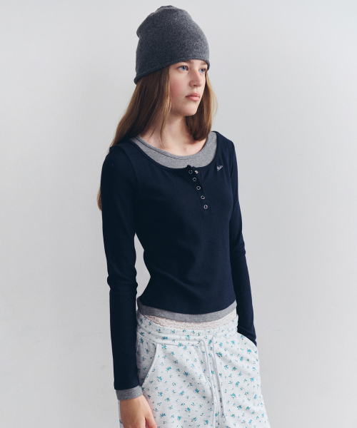LAYERED HENRYNECK LONG SLEEVE NV+M/GY
