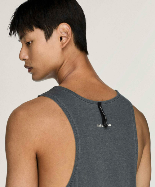 adixSFTM TANK M CARBON