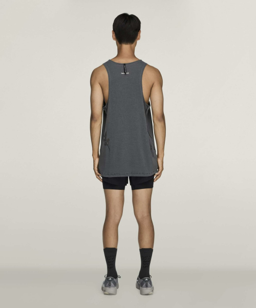 adixSFTM TANK M CARBON
