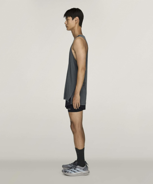 adixSFTM TANK M CARBON