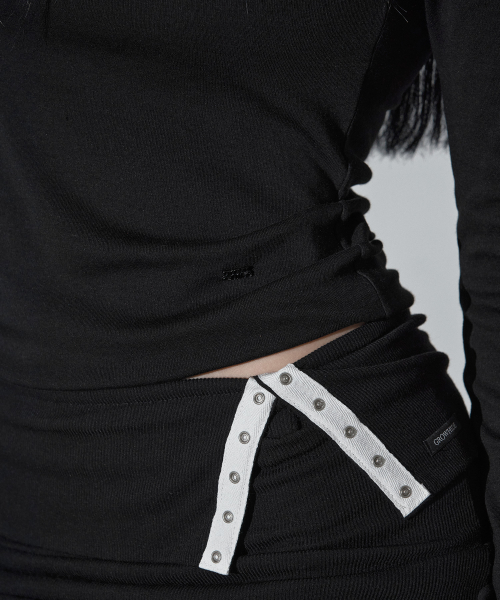 Butil Button V Wrap Hooded Long-Sleeve T Shirt_Black