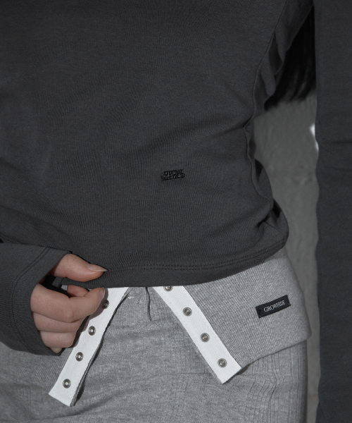 Butyl Button V-Wrap Hooded Long-Sleeve T Shirt_Charcoal