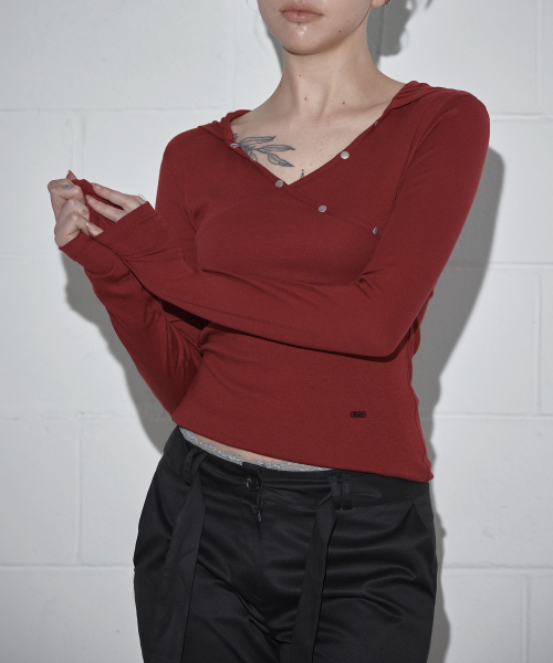 Butil Button V Wrap Hood Long Sleeve T Shirt_Wine