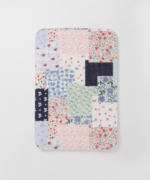 PATCHWORK GRAPHIC FLOOR MAT