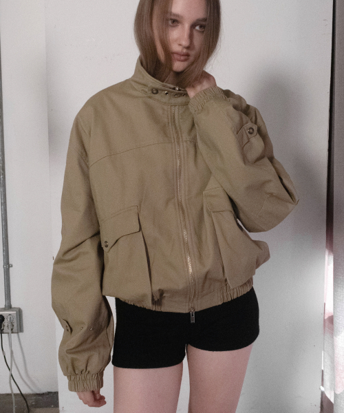 Studded high-neck buckle multi-pocket point oversized blouson cotton zip-up jacket [beige]