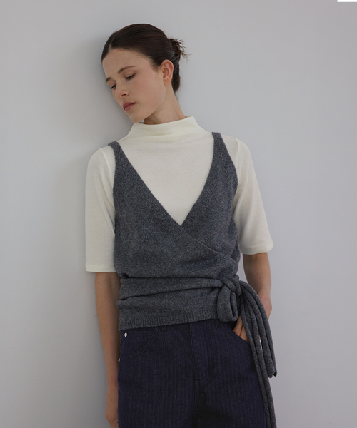 Fluid Wool Mock-Neck Half-Sleeve Tee