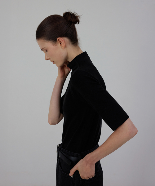 Fluid Wool Mock-Neck Half-Sleeve Tee