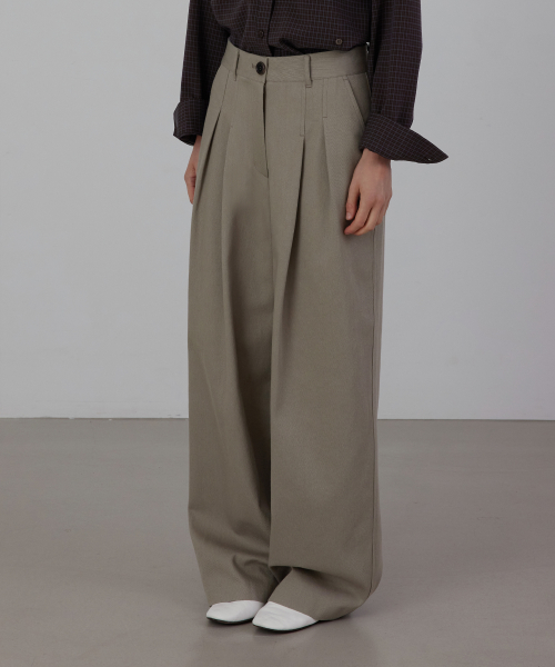 Double Pleats Chino Trousers