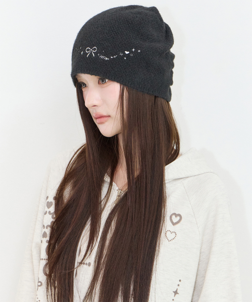 DRAWING EMBROIDERY BEANIE BLACK