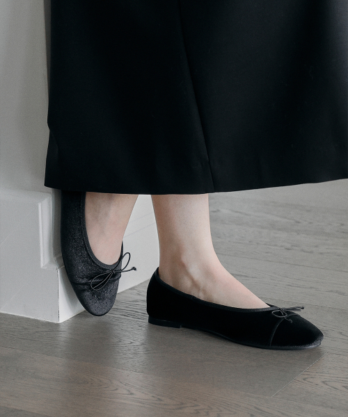 Doroa Ribbon Velvet Flat Shoes (1cm)